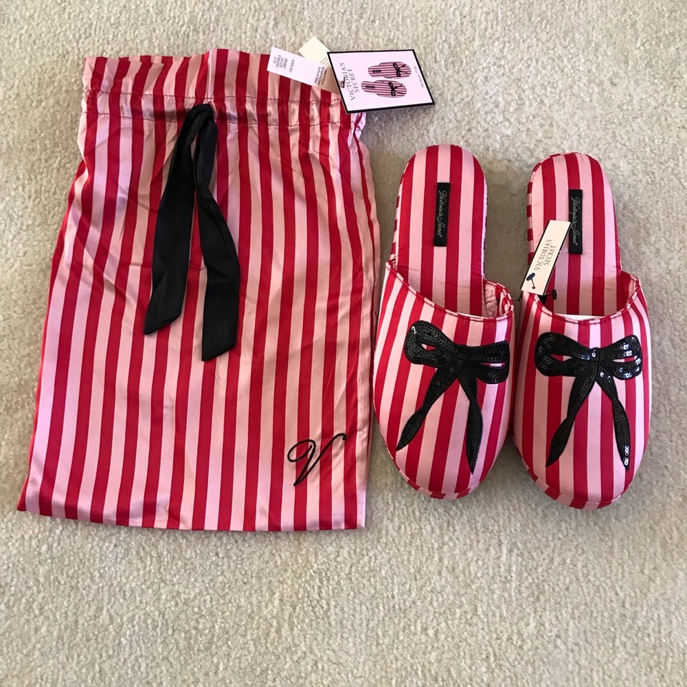 NWT Victoria’s Secret striped slippers M